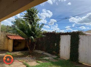 Casa · 146m² · 3 Quartos · 2 Vagas · Casa à Venda no Bairro De Lorenzi – 3 Dormitórios, Suíte, com 2 vagas de garagem coberta 