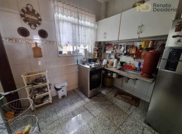 cda5d773-11b7-413b-b740-7a5b01636498 · Apartamento 3 quartos com suíte, vaga livre e andar baixo.