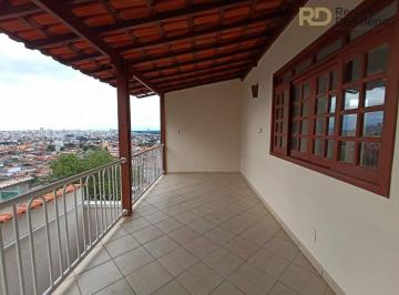 Casa · 344m² · 3 Quartos · 6 Vagas · Casa de 03 pavimentos no Bairro Paraíso com uma linda vista da cidade e barracão