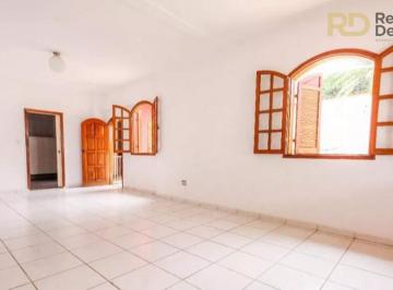 Casa · 180m² · 4 Quartos · 4 Vagas · Casa estilo colonial com 4 quartos à venda no Esplanada – charme, espaço e local