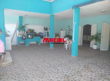 Casa · 200m² · 4 Quartos · 4 Vagas · lindo sobrado mobiliado em Caraguá, com piscina, fogão a lenha churrasqueira