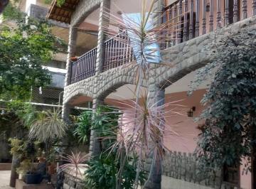 Casa · 250m² · 4 Quartos · 5 Vagas · Casa Duplex 04 quartos c/03 suítes em Itapuã