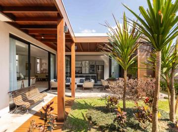 Casa · 241m² · 4 Quartos · 4 Vagas · Casa em condomínio em Santa Felicidade  ARYA1