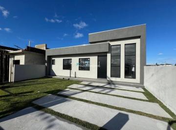 Casa · 107m² · 3 Quartos · 2 Vagas · Casa com 03 quartos em Atlântida Sul, 300 m² de terreno a venda.