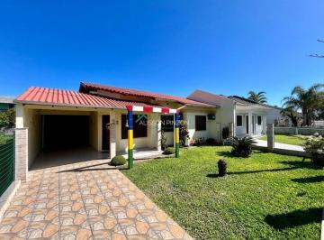 Casa · 136m² · 3 Quartos · Casa em uma das principais avenidas de Atlântida Sul.