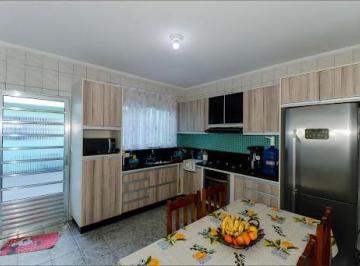 1bb2ee7a93bb84ae6b33609735ef0911d9186028 · Casa Térrea com Edícula e 6 vagas de garagem