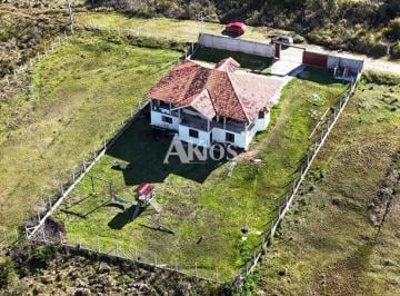 casa-para-venda-no-parque-ferradura-em-campos-do-jordao-sp · Casa / Venda e Locação