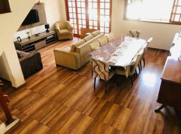 Casa · 243m² · 3 Quartos · 2 Vagas · Casa Espaçosa e Elegante no Coração do Jardim Prudência,