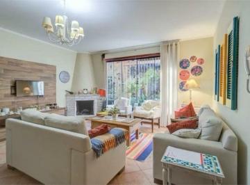 Casa · 254m² · 3 Quartos · 3 Vagas · Casa com 3 Quartos à venda, 254m² - Jardim Prudência.