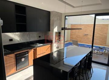 Casa · 155m² · 3 Quartos · 2 Vagas · Casa de esquina com 03 quartos e piscina.