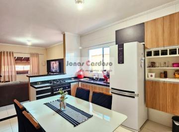 Foto 01 · casa à venda em Mogi das Cruzes, no Jardim Layr: 2 quartos, 1 suíte. Por R$: 450 mil. Aceita permuta