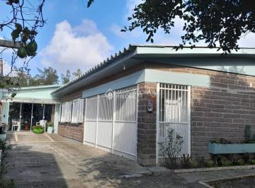 Casa · 116m² · 3 Quartos · 2 Vagas · casa ampla perto do mar em Tramandai, com 4 quartos, lindo terreno