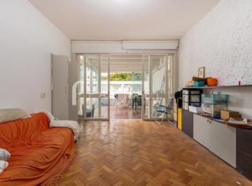 12257-20250815201759_zap.jpg · Cobertura duplex com muito potencial em rua bucólica no coração do Leblon.