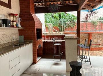 NULL · Casa residencial com 4 quartos sendo 2 suítes disponível para locação e venda no