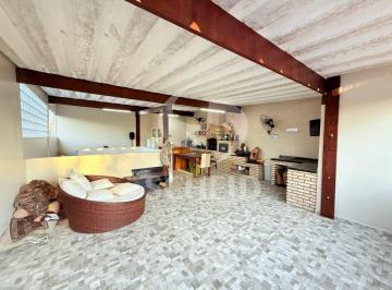 Casa · 202m² · 4 Quartos · 3 Vagas · CASA TÉRREA - 4 DORMS - 1 SUÍTE - 3 VAGAS - TERRAÇO COM ÁREA GOURMET