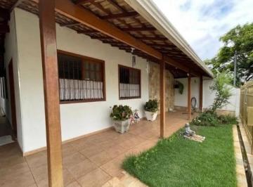 Casa · 272m² · 5 Quartos · 4 Vagas · Casa com 5 Quartos e 3 banheiros à Venda, 272 m² por R$ 1.250.000