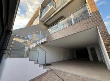 Casa · 170m² · 3 Quartos · 3 Vagas · CASA GEMINADA | 3 QUARTOS | 01 SUITE | 02 BANHEIROS| 3 VAGAS |