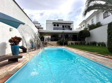 Casa · 235m² · 4 Quartos · 4 Vagas · Belíssima casa com piscina | 04 Quartos | 01 Suíte |04 banheiros |
