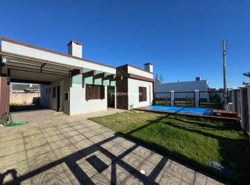 Casa · 120m² · 3 Quartos · Casa com piscina em Atlântida Sul