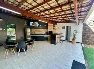 Casa · 196m² · 2 Quartos · 4 Vagas · CASA l 2 QUARTOS l 01 SUITE | 03 BANHEIROS | 04 VAGAS