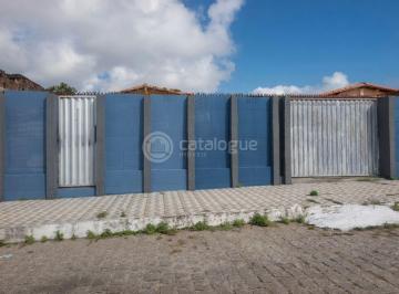 Casa · 100m² · 3 Quartos · 3 Vagas · Casa Antiga com Potencial no Conjunto Ponta Negra