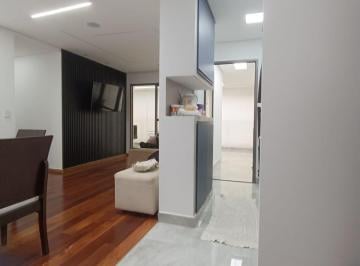 Foto 01 · Apartamento com 2 varandas, 3 quartos, sendo uma suíte, 2 vagas demarcadas escrituradas, localizado 