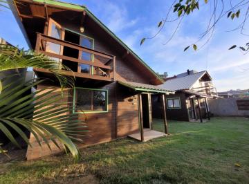 202510091139433357.jpeg · Casa para Venda em Florianópolis, Rio Vermelho, 3 dormitórios, 2 banheiros, 2 vagas