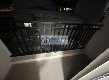 Apartamento · 32m² · 2 Quartos · Lindo Apartamento com 2 dormitórios e Varanda na Guilhermina Esperança