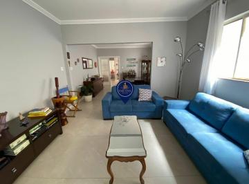 Casa · 256m² · 3 Quartos · 3 Vagas · Imperdível casa de 3 quartos com suíte e 3 vagas na Aclimação, São Paulo-SP: 256m² de puro conforto!