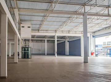 Comercial · 909m² · 30 Vagas · Galpão na Avenida Amador Bueno da Veiga, N. 1688 -  1  • 909 m²