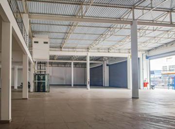 Comercial · 909m² · 30 Vagas · Galpão na Avenida Amador Bueno da Veiga, 1688 - 1 • 909 m²