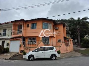 Foto 35 · Linda casa residencial para Venda com 3 quartos sendo 1 suíte repleta de armários em excepcional est