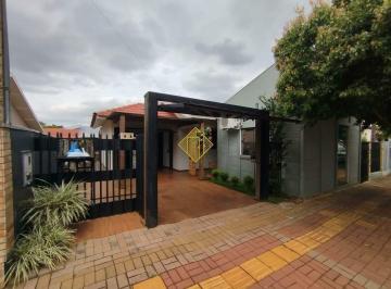 Casa · 174m² · 2 Quartos · 2 Vagas · CASA TODA MOBILIADA COM EXCELENTE LOCALIZAÇÃO PARA VENDA NO JARDIM GISELA EM TOLEDO - PARANÁ