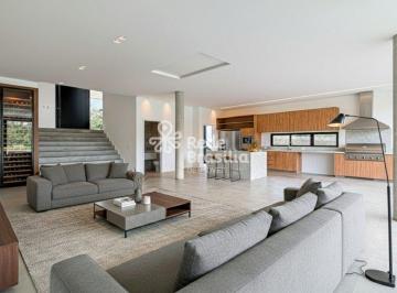 Casa · 350m² · 4 Quartos · 2 Vagas · Casa de alto padrão à venda, Condomínio quatro estações, jardim Botânico.