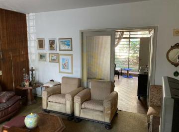 Casa · 380m² · 4 Quartos · 3 Vagas · Casa espaçosa com 4 quartos a venda em Moema.