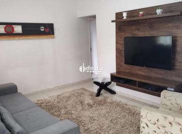 Casa · 289m² · 4 Quartos · 4 Vagas · Casa residencial com 4 quartos sendo 1 suíte disponível para venda no bairro Presidente Roosevelt em