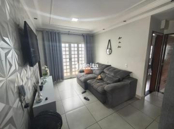 Casa · 250m² · 4 Quartos · 4 Vagas · Casa residencial com 4 quartos disponível para venda no bairro São Jorge em Uberlândia - MG.
