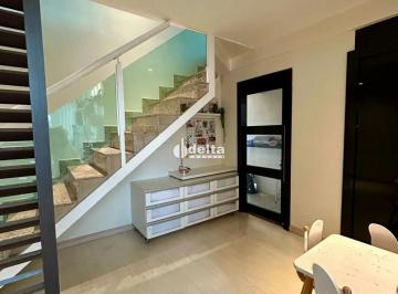 Apartamento · 140m² · 3 Quartos · 2 Vagas · Cobertura com 3 quartos sendo 2 suítes disponível para venda no bairro Copacabana em Uberlândia - MG