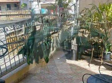 Casa · 159m² · 3 Quartos · 2 Vagas · Sobrado Amplo com 3 Quartos e 2 Vagas no Jardim Peri