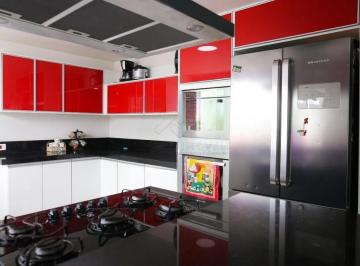 Casa · 250m² · 5 Quartos · 2 Vagas · Sobrado á venda com 05 dormitórios e 02 vagas na Vila Floresta, Santo Andre/SP