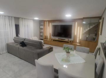 Casa · 241m² · 3 Quartos · 5 Vagas · Sobrado á venda com 03 dormitórios e 05 vagas na Vila Junqueira, Santo Andre/SP