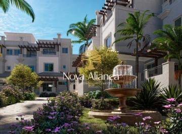 Casa · 148m² · 3 Quartos · 2 Vagas · Casa pé na areia à venda em Quatro Ilhas, Bombinhas - SC.