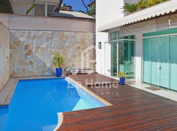 Casa · 403m² · 3 Quartos · 4 Vagas · Casa com 03 dormitórios sendo 01 suíte Master com piscina e 4 vagas - Blumenau - SC