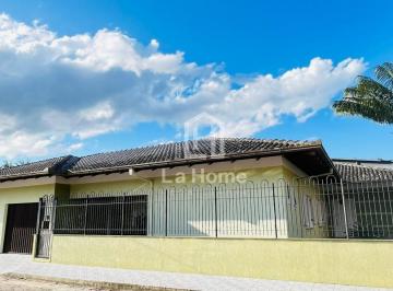 Casa · 321m² · 3 Quartos · 2 Vagas · Casa com 03 quartos sendo 01 suíte Master a venda no bairro Belchior Alto - Gaspar de R$ 1.100.000 -