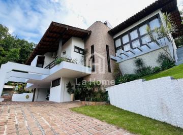 Casa · 342m² · 5 Quartos · 3 Vagas · Ampla casa com Loft e piscina à venda em Blumenau, Bairro Itoupava Seca