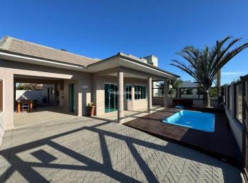 Casa · 140m² · 3 Quartos · Casa com piscina próxima da praia em Atlântida Sul.