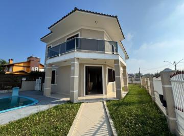 Casa de 4 quartos, Osório · Sobrado em uma das principais avenidas de Atlântida Sul.