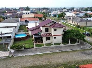 Casa · 141m² · 3 Quartos · 1 Vaga · Sobrado de esquina à 400 metros da praia em Atlântida Sul