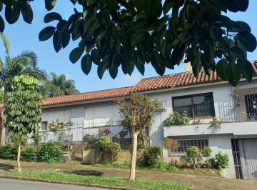 Casa · 360m² · 5 Quartos · 3 Vagas · Casa em Três Figueiras