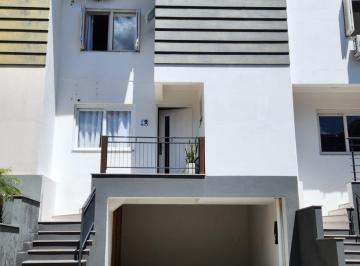 Casa · 235m² · 4 Quartos · 2 Vagas · Ótima casa em condomínio fechado na Vila Nova, em Porto Alegre!